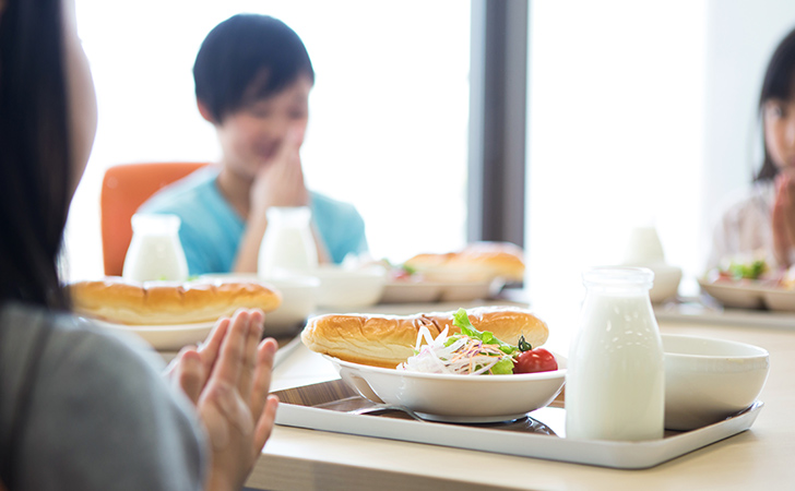 給食